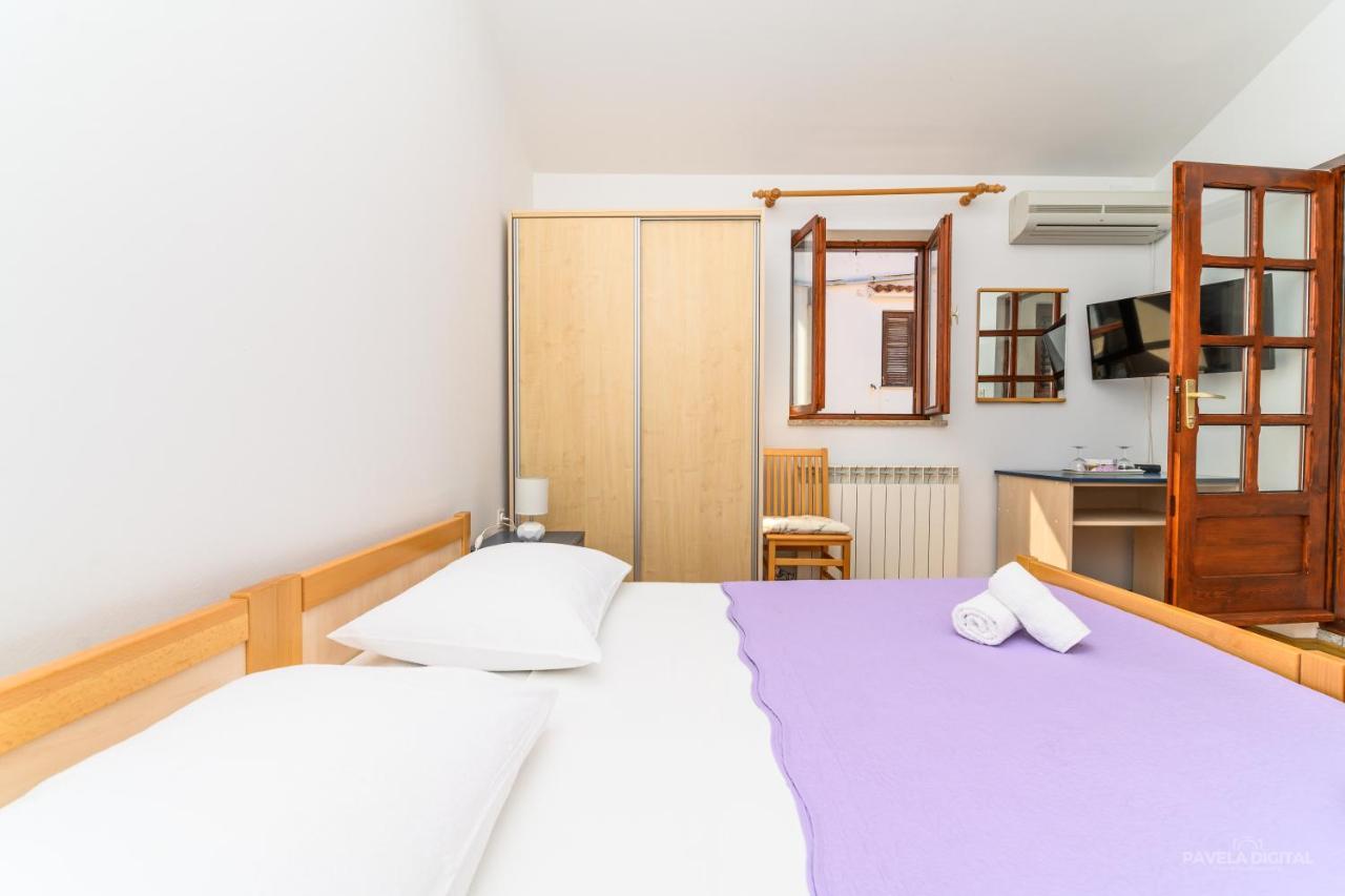 Sobe I Apartman Mareta Miholascica Екстер'єр фото