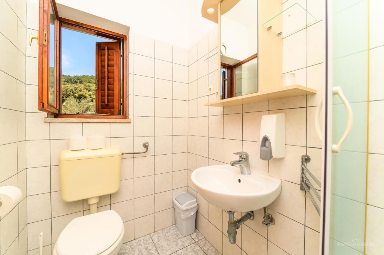 Sobe I Apartman Mareta Miholascica Екстер'єр фото
