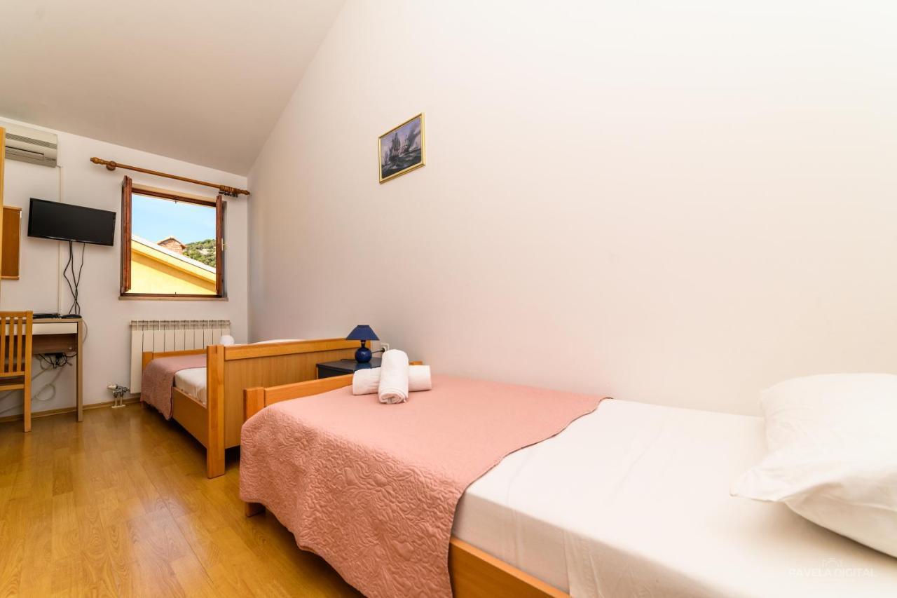 Sobe I Apartman Mareta Miholascica Екстер'єр фото
