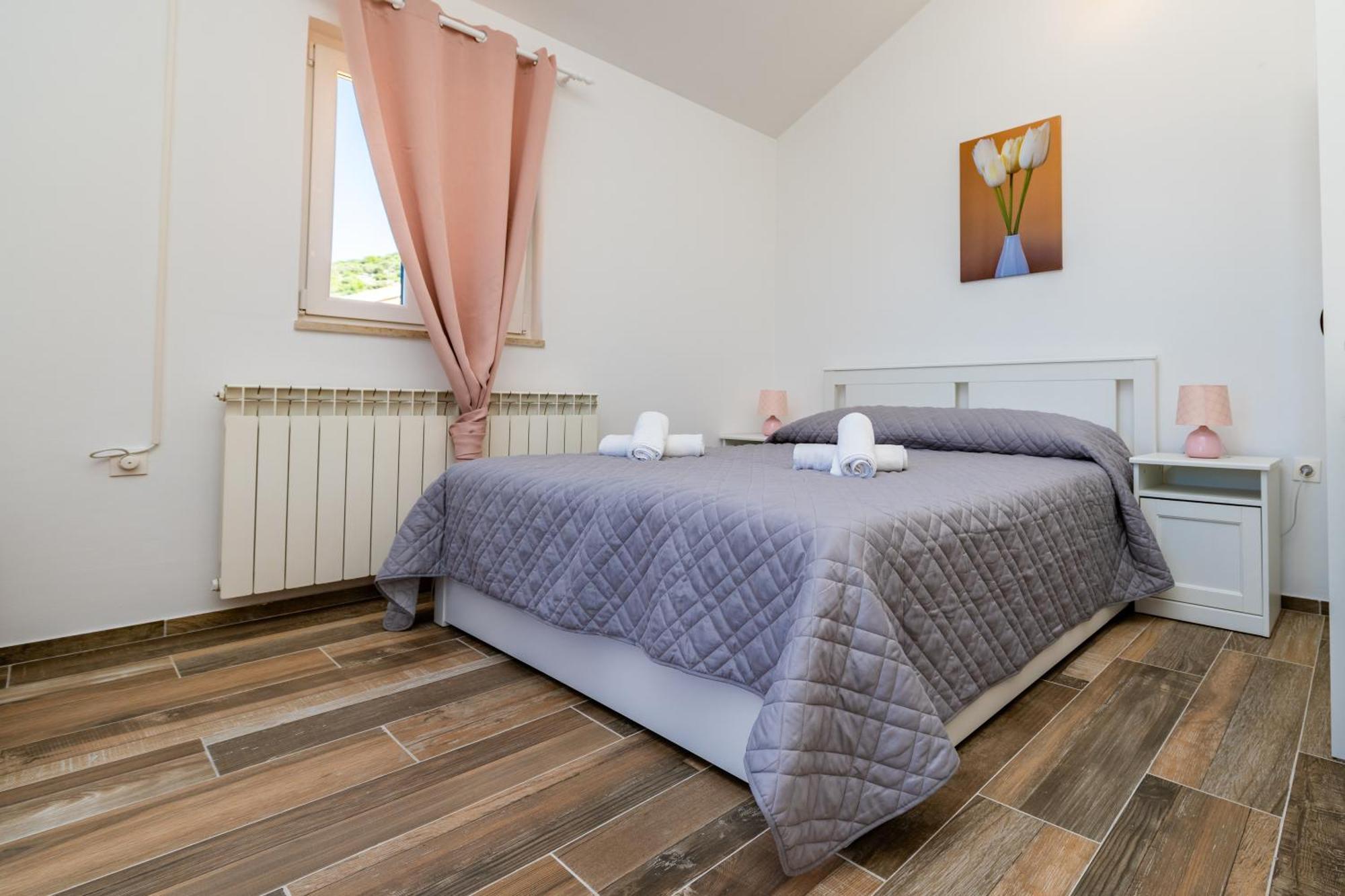 Sobe I Apartman Mareta Miholascica Екстер'єр фото
